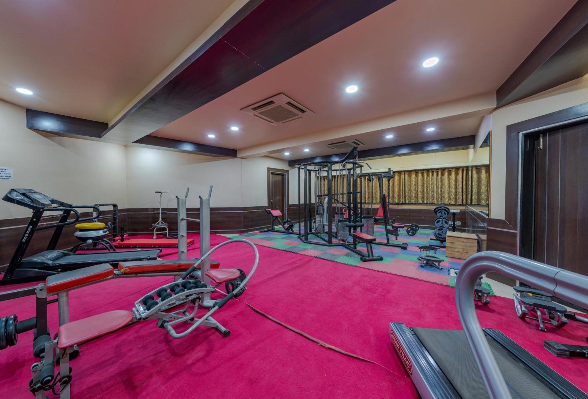 Hotel Surya Executive 3 Star Hotel Солапур Екстериор снимка