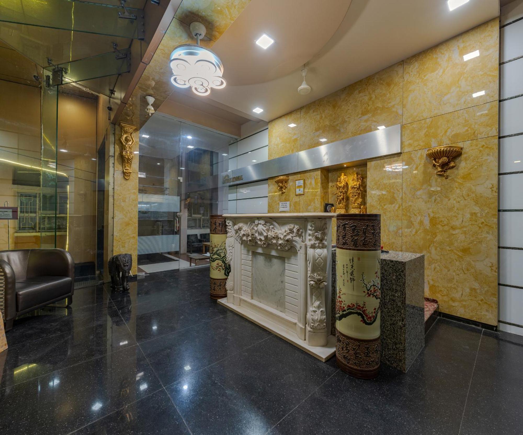 Hotel Surya Executive 3 Star Hotel Солапур Екстериор снимка
