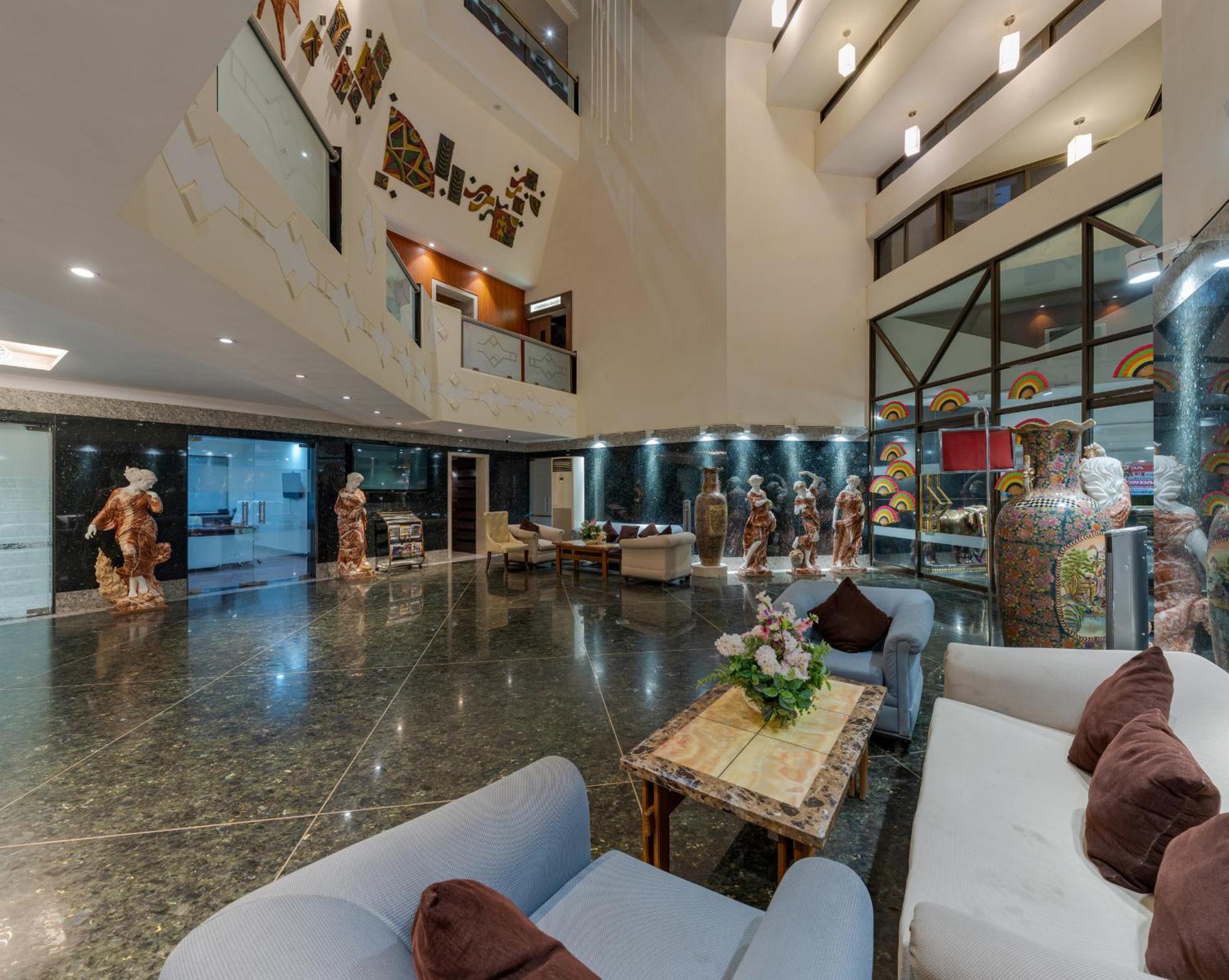 Hotel Surya Executive 3 Star Hotel Солапур Екстериор снимка